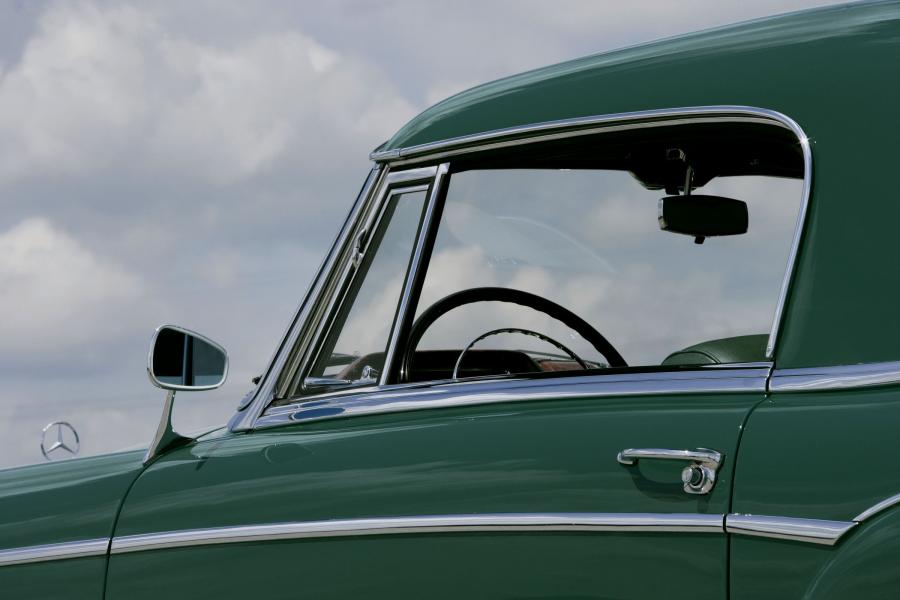  Mercedes-Benz 220S 1956 года  (фото 16 из 19)